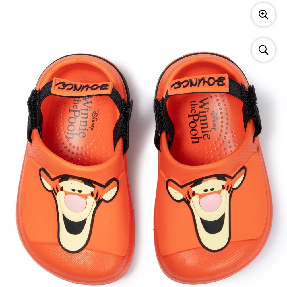 New Rare Disney Winnie the Pooh Tigger baby size 6 clogs